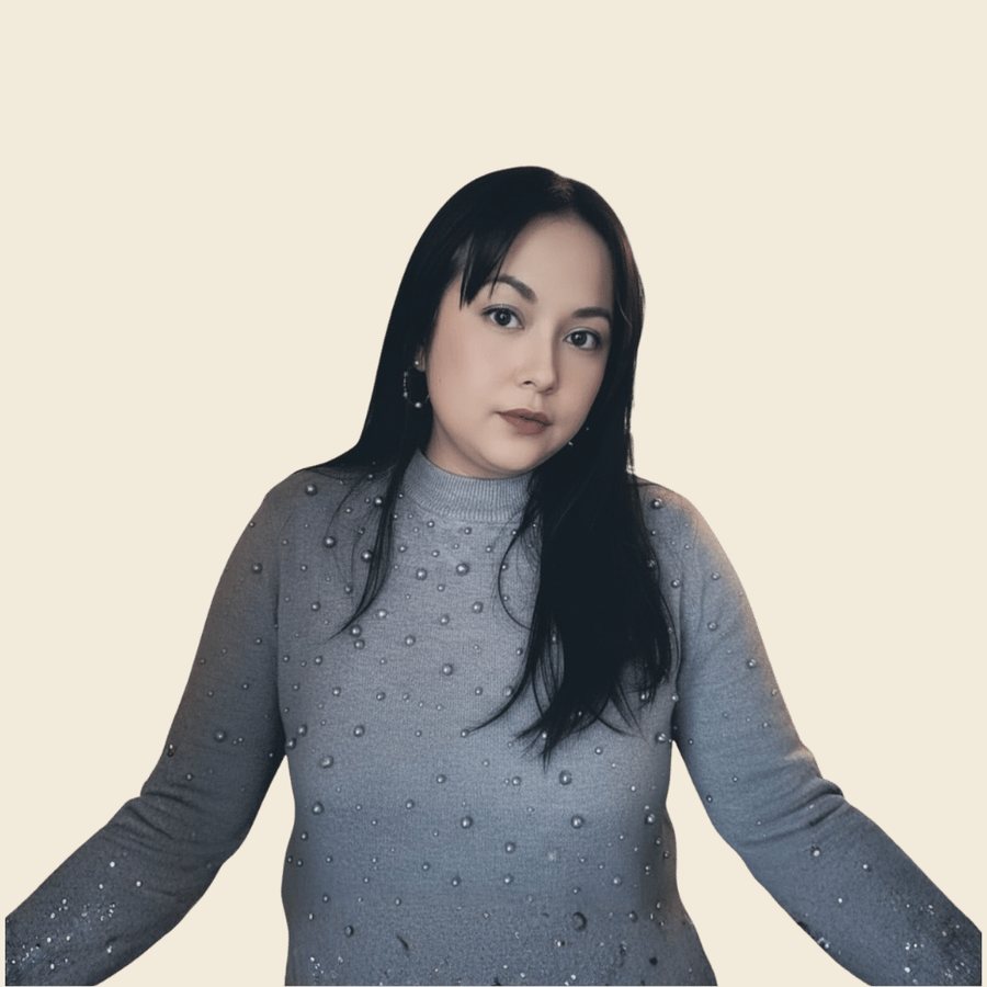 Portrait of Laura Ruiz published on Lauri’s House Cleaning Services.